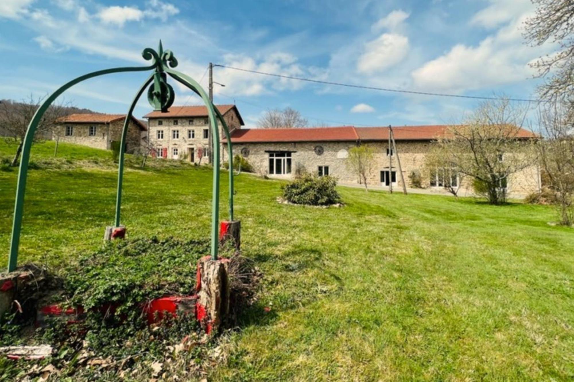Villa De Luxe, Nichee Dans Les Montagnes Lavoine Luaran gambar